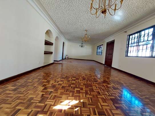 5 Bed Townhouse with En Suite at James Gichuru image 15
