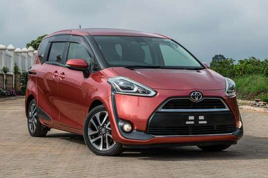 2016 Toyota Sienta Red New shape image 1