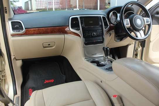 Jeep Cherokee Diesel 2011 100,000 Kms image 6