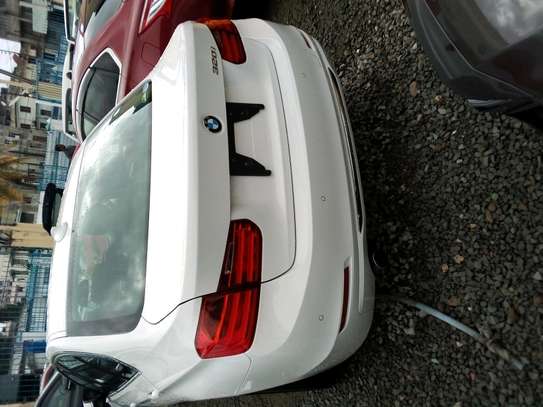 BMW 320i white image 7