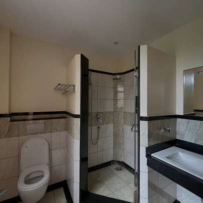5 Bed Townhouse with En Suite in Lavington image 9