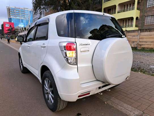 Toyota Rush 2016 model white colour image 3
