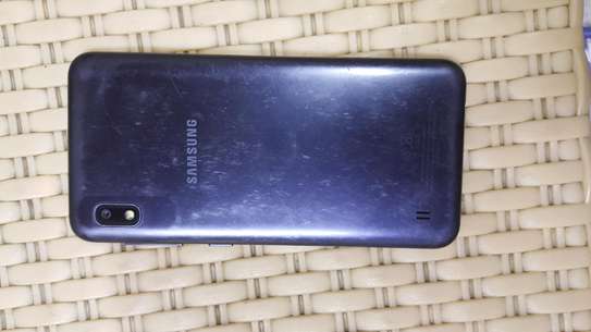 Samsung galaxy a10 image 2