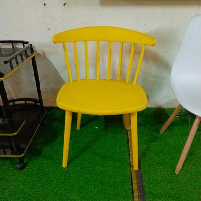 Home Chair: Modern Plastic Winsor Dining Chair image 7