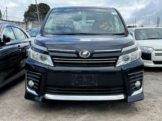 TOYOTA VOXY (WE ACCEPT HIRE PURCHASE) image 2