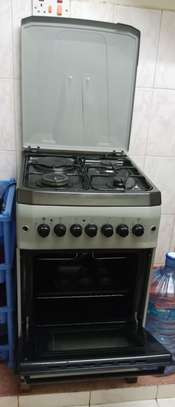 Gas Cooker with an electric plate image 3