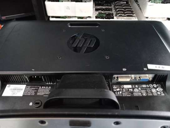 HP P22 G5 FHD Monitor (64X86AA) image 2