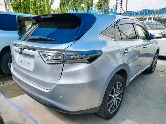 Toyota Harrier silver image 7