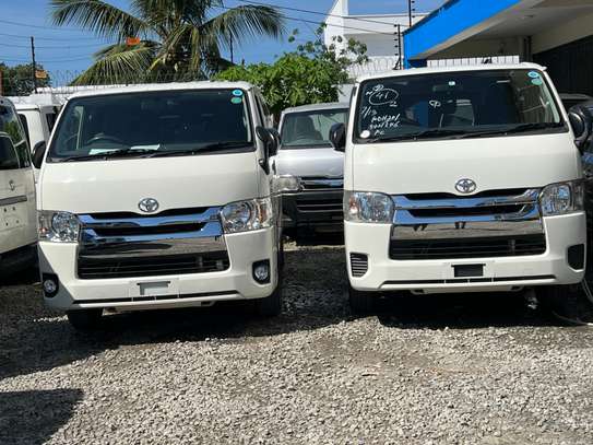 TOYOTA HIACE MANUAL DIESEL image 2