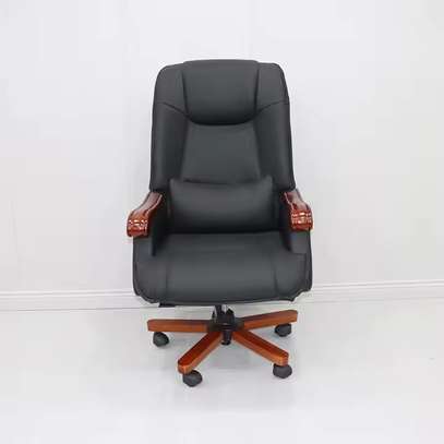 Directors' Leather Office Chair image 8