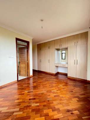 3 Bed Apartment with En Suite in Lavington image 14