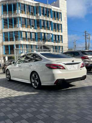 Toyota crown rs image 5