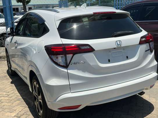 HONDA VEZEL 2017 MODEL image 4