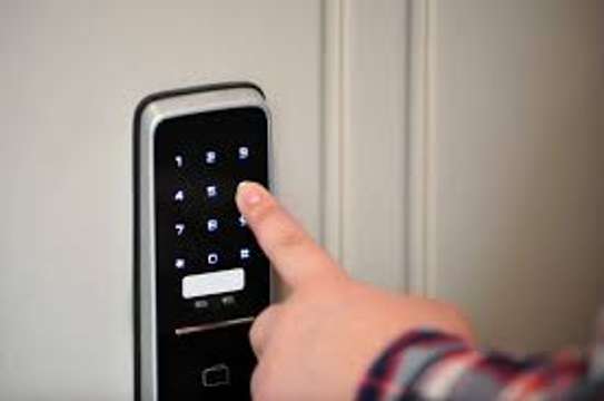 Smart Locks | Smart Home Integration | Smart Lock Installers image 2