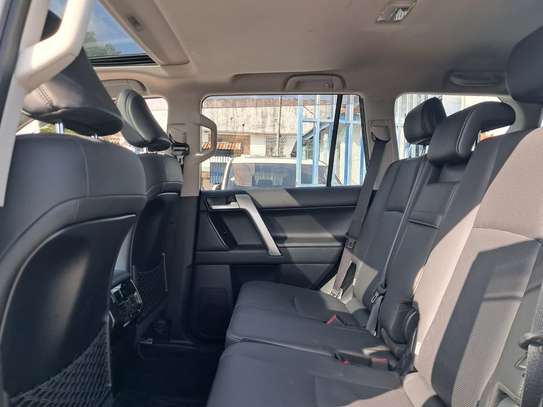 TOYOTA PRADO image 6