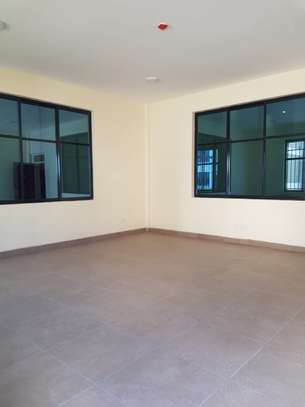 11,500 ft² Warehouse with Parking in Mombasa Road image 5