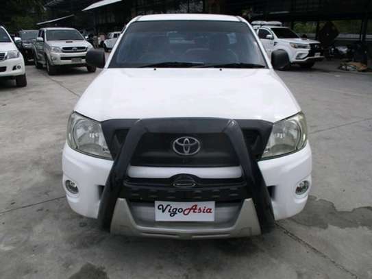 PETROL TOYOTA HILUX (MKOPO/HIRE PURCHASE ACCEPTED) image 3