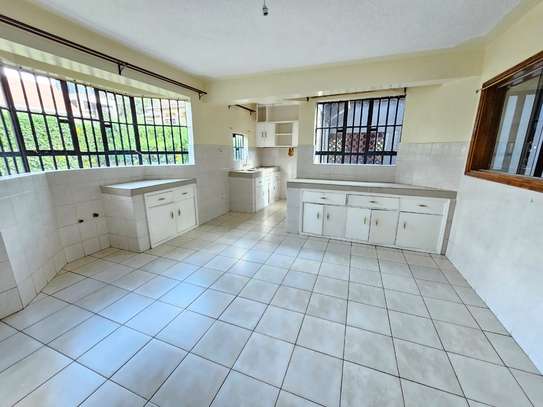 5 Bed House with En Suite at Muthaiga image 33