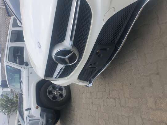Mercedes-Benz GLE-350D image 6