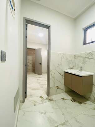 5 Bed Apartment with Swimming Pool in Kilimani image 17