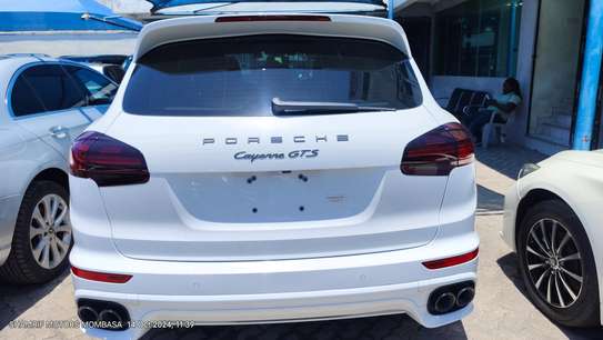 Porsche Cayenne GTs 2018 White image 11