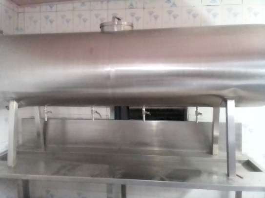 Stainless steel water tank with taps image 3