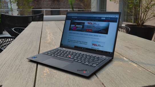 Lenovo ThinkPad X1 Carbon Core i7  16 GB RAM 512 GB SSD image 2