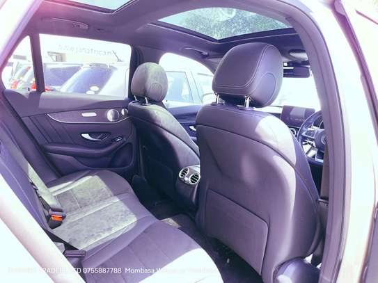 Mercedes Benz GLC 220d Gold 2017 image 6