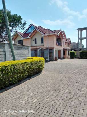 Very Spacious 4 BR House plus Sqs in Karen image 5