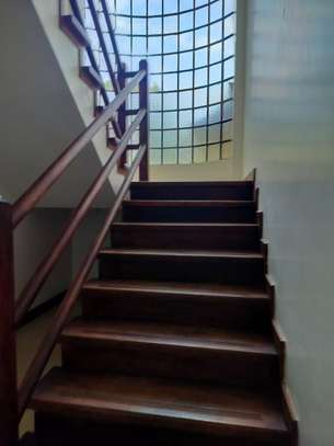 5 Bed Villa with En Suite in Karen image 8