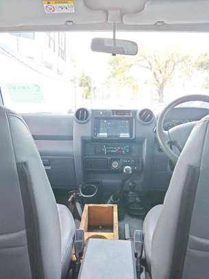 Toyota land cruiser V8 Double Pickup 2018 image 8