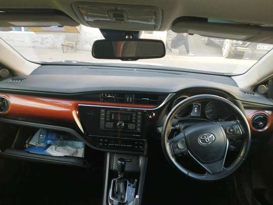 Toyota Auris image 5