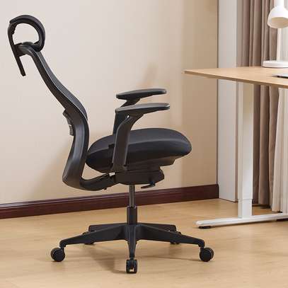 Breathable Ergonomic Mesh Study Chair image 8