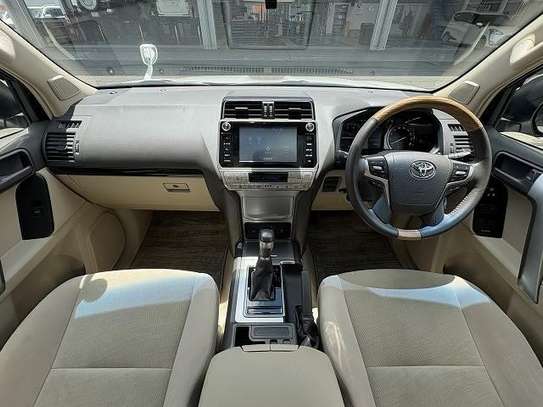 TOYOTA LAND CRUISER PRADO TX image 10