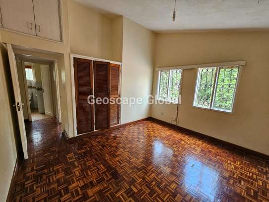 4 Bed House with En Suite in Spring Valley image 19