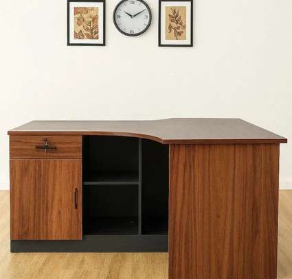 Curved 1.4 meters Executive Desk image 3