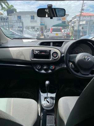 Toyota vitz 2013 image 8
