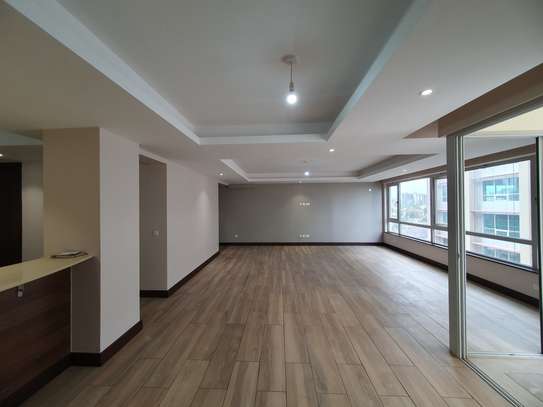 3 Bed Apartment with En Suite in Parklands image 16