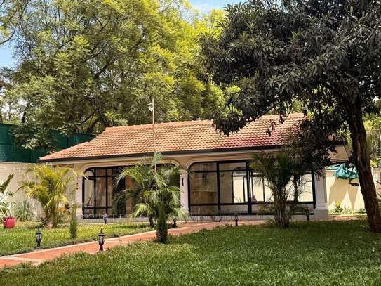 6 Bed House with En Suite in Runda image 14