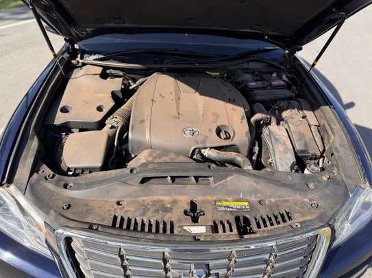 Toyota crown royal saloon image 10