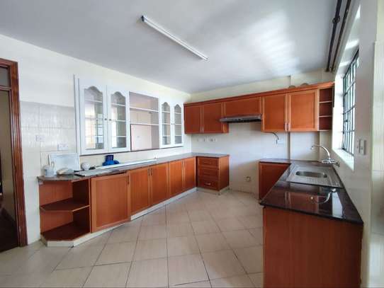 3 Bed Apartment with En Suite in Valley Arcade image 13