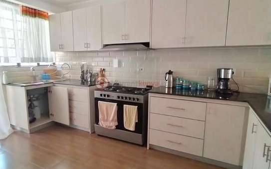 Serviced 3 Bed Apartment with En Suite in Riverside image 3