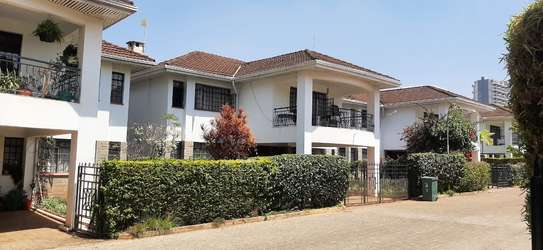 4 Bed Townhouse with En Suite in Westlands Area image 20