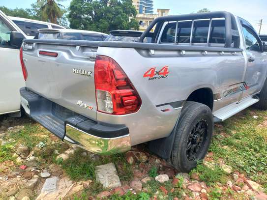 TOYOTA HILUX PICK UP 4X4 NEW IMPORT. image 3