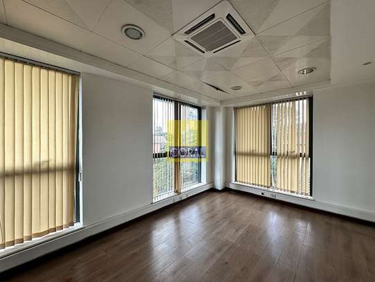 2,399 ft² Office in Riverside image 9