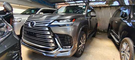 Lexus LX600 2023 grey 4wd image 3
