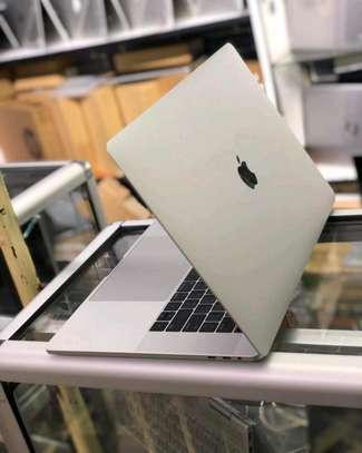 Apple MacBook Pro A2141 (16 -inch, 2019) Intel Core i9 image 1