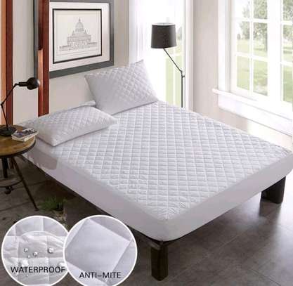 QUILTED WATERPROOF MATTRESS PROTECTOR image 1