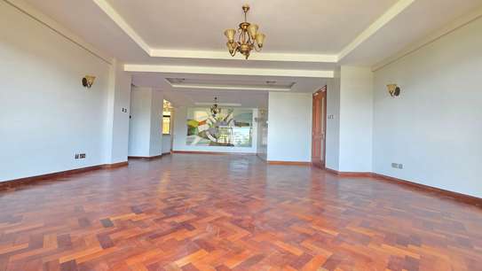 4 Bed Apartment with En Suite at Riverside Drive image 17