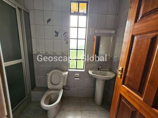 5 Bed House with En Suite in Runda image 14